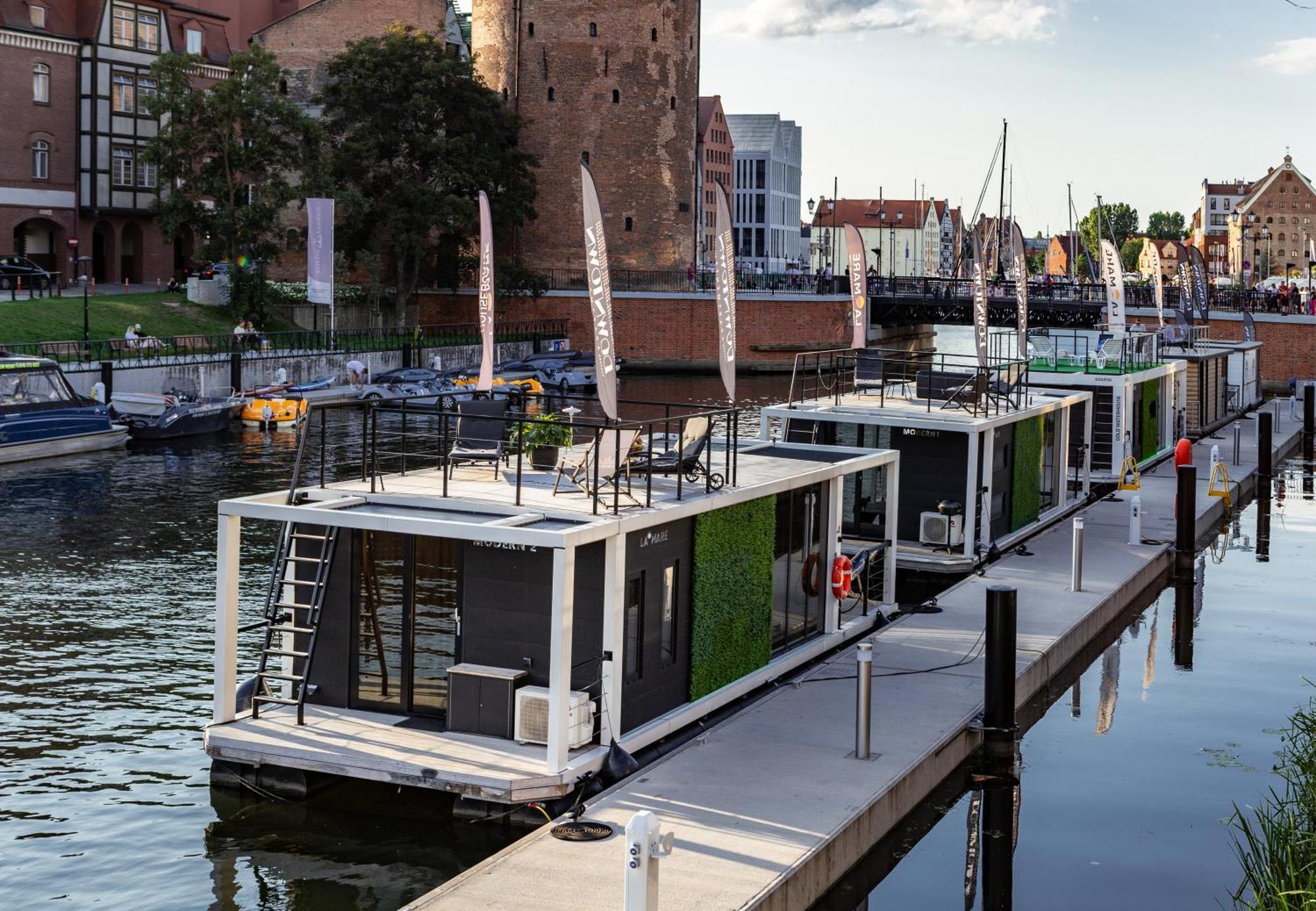 Domy Na Wodzie - La Mare Motlava Houseboats With Sauna By Downtown Apartments Гданьск Экстерьер фото