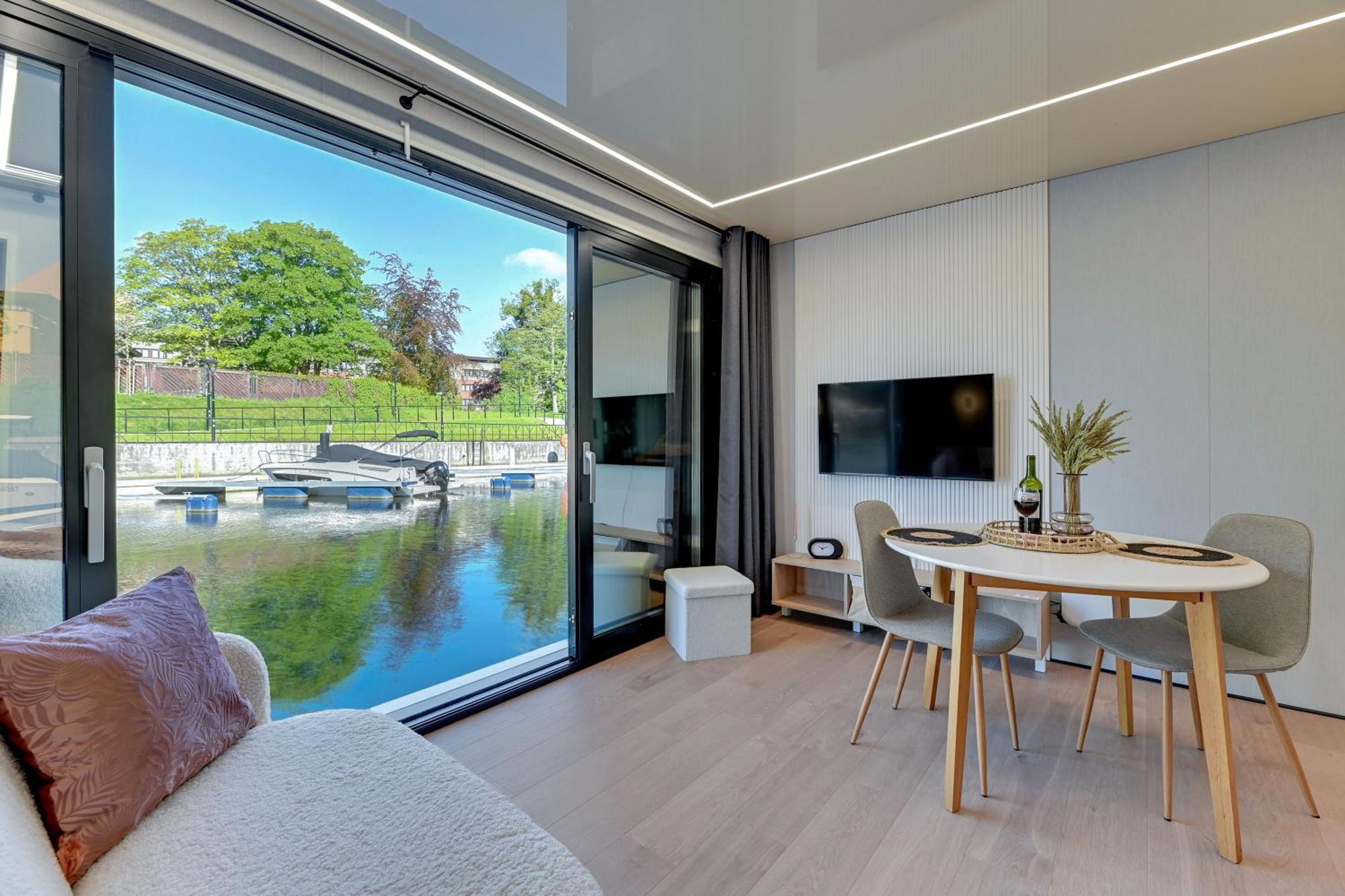 Domy Na Wodzie - La Mare Motlava Houseboats With Sauna By Downtown Apartments Гданьск Экстерьер фото