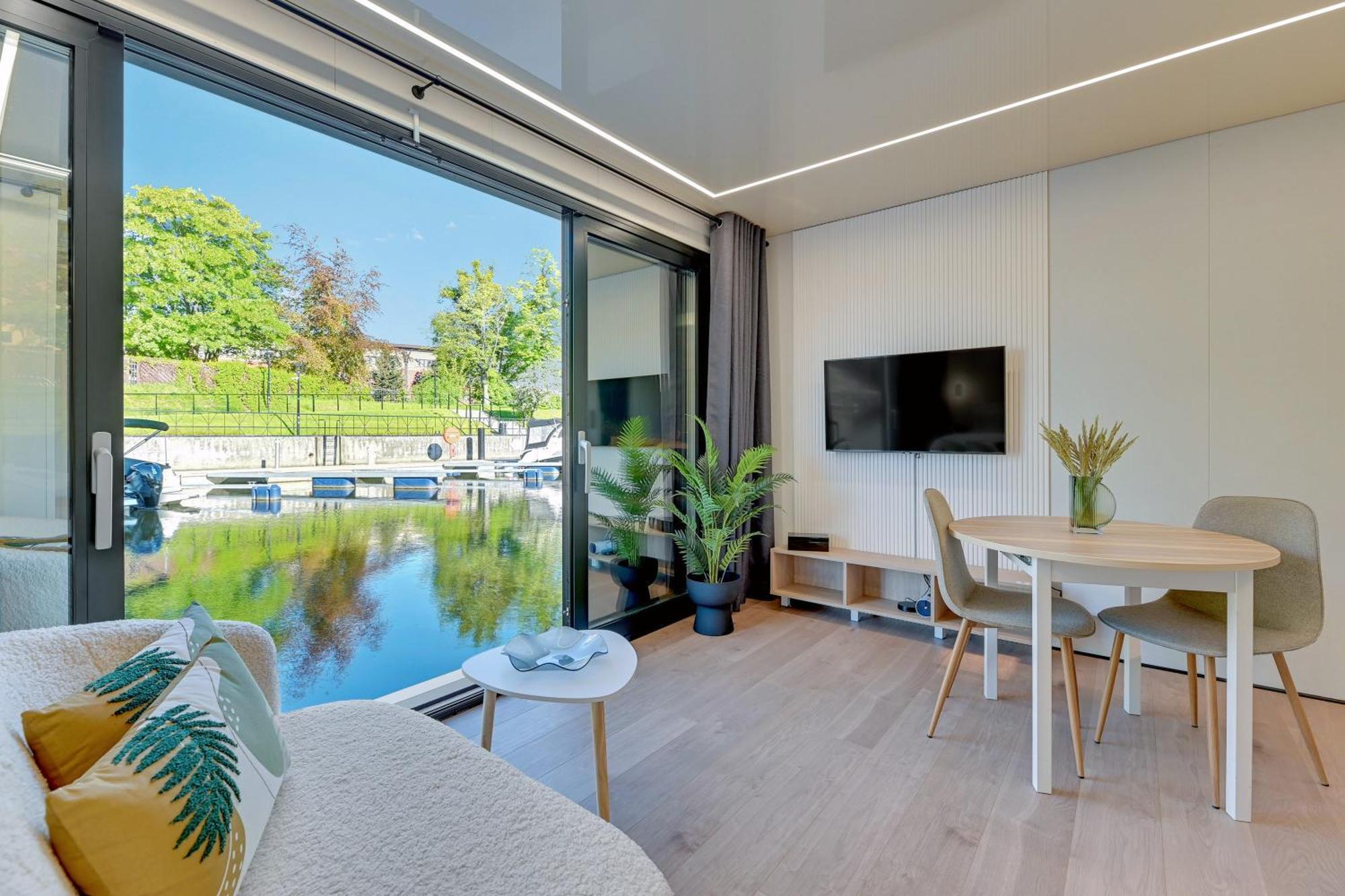 Domy Na Wodzie - La Mare Motlava Houseboats With Sauna By Downtown Apartments Гданьск Экстерьер фото