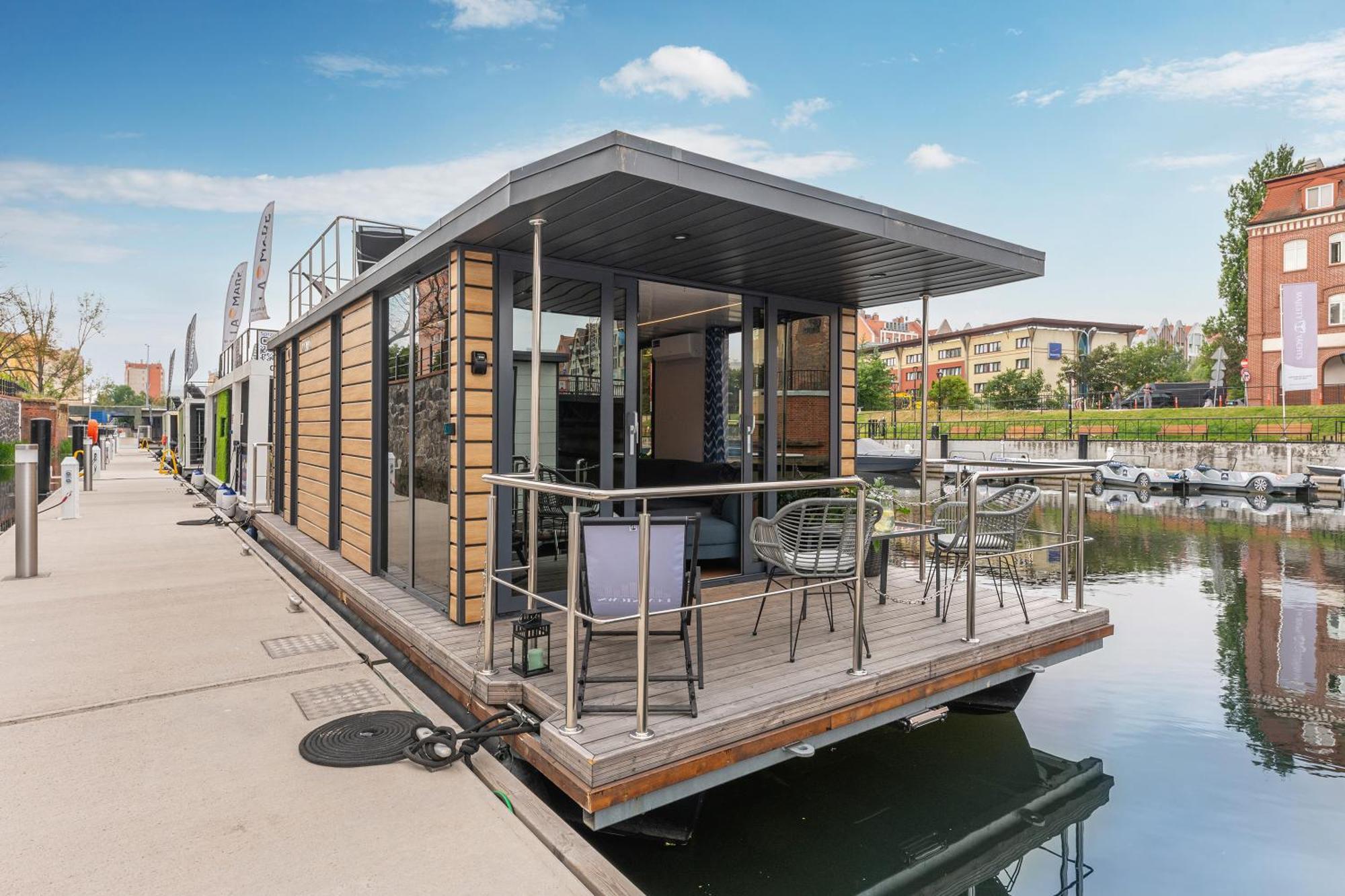 Domy Na Wodzie - La Mare Motlava Houseboats With Sauna By Downtown Apartments Гданьск Номер фото